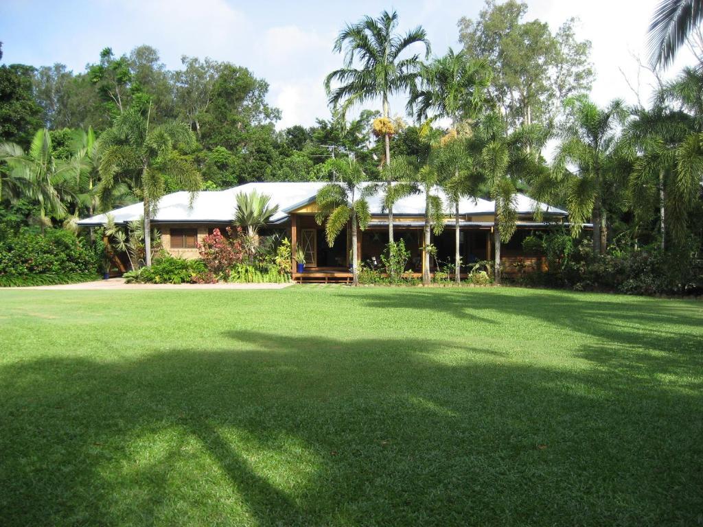 Hibiscus Lodge Bed & Breakfast Wongaling Beach Exterior photo